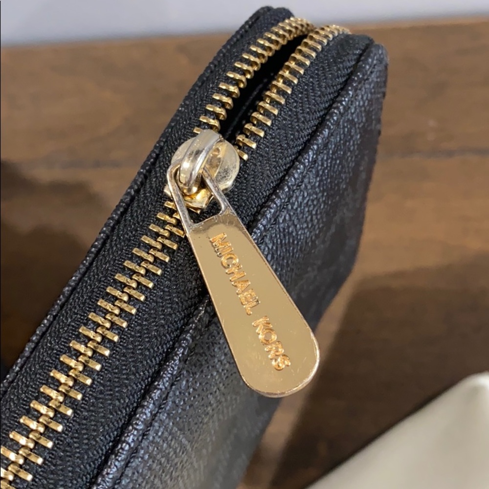 Michael Kors purse and wallet set - Picture 14 of 14